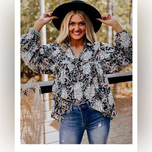 NWOT The Ivee Floral Babydoll Top in Black- Meritt